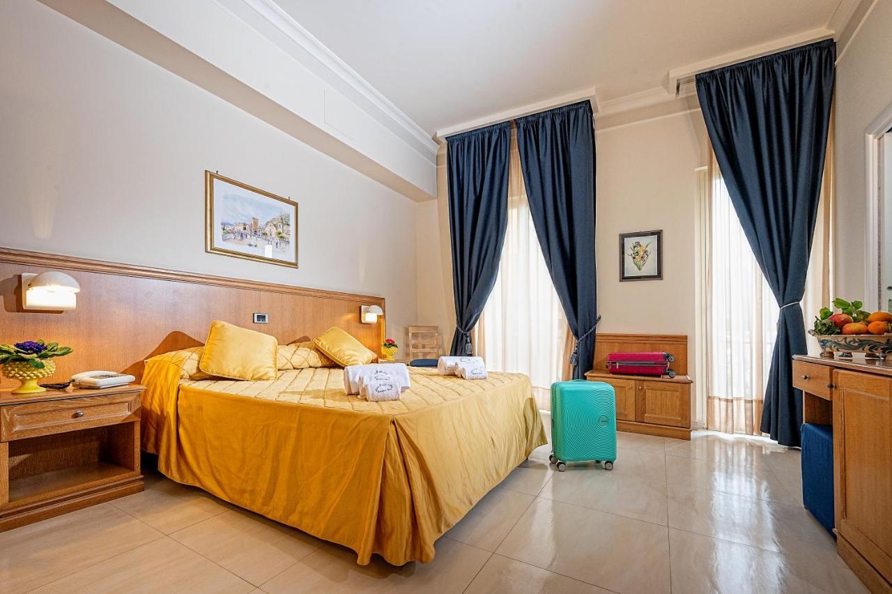 גיארדיני נאקסוס Hotel Sabbie D'Oro מראה חיצוני תמונה