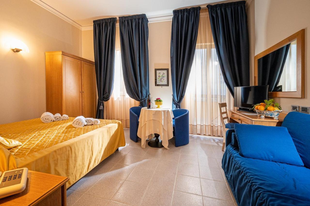 גיארדיני נאקסוס Hotel Sabbie D'Oro מראה חיצוני תמונה