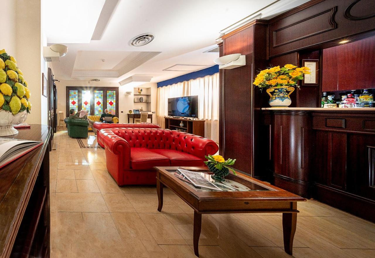 גיארדיני נאקסוס Hotel Sabbie D'Oro מראה חיצוני תמונה