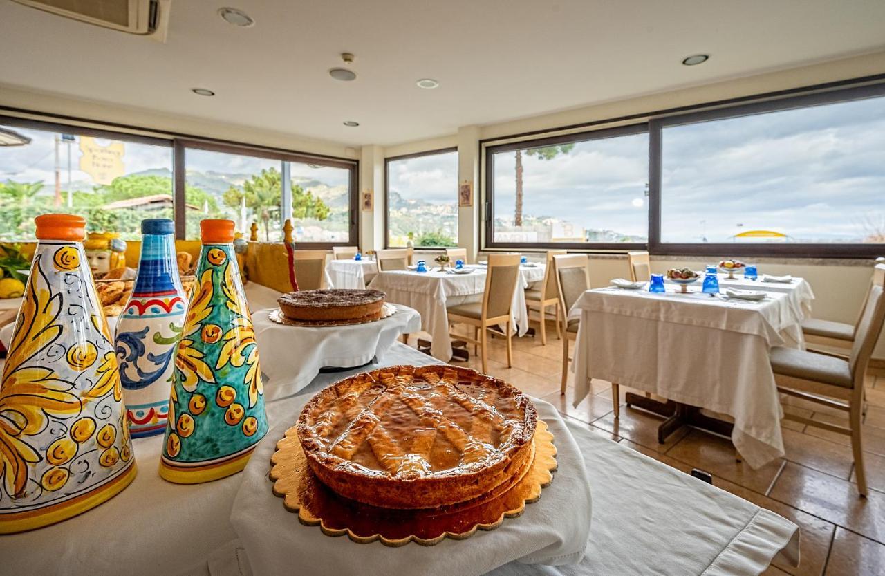 גיארדיני נאקסוס Hotel Sabbie D'Oro מראה חיצוני תמונה