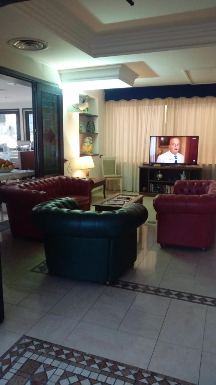 גיארדיני נאקסוס Hotel Sabbie D'Oro מראה חיצוני תמונה